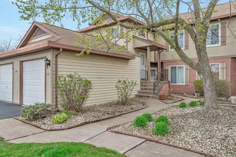 2474 Brunswick Cir #A2, Woodridge, IL 60517