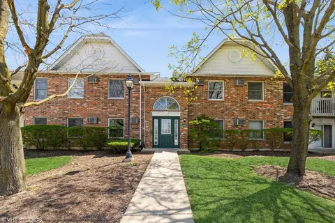 4400 W Shamrock Ln #1A, Mchenry, IL 60050