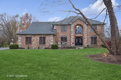 7267 Southwick Dr, Frankfort, IL 60423