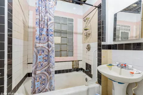 Bath - 1733 N Keating Ave, Chicago, IL 60639 photo 2 of 3