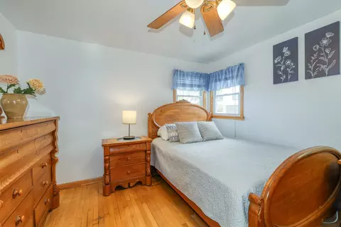 Bedroom - 7413 S Thomas Ave, Bridgeview, IL 60455 photo 2 of 3