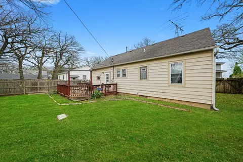 Exterior - 16140 S Lawrence St, Plainfield, IL 60544 photo 4 of 9