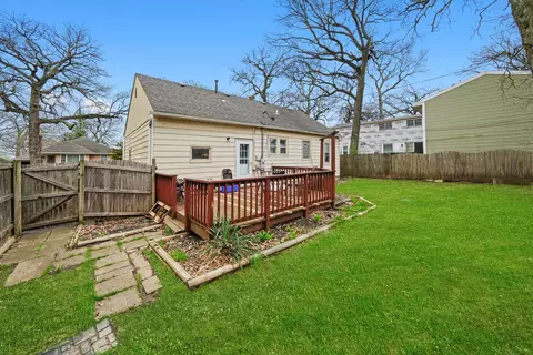 Exterior - 16140 S Lawrence St, Plainfield, IL 60544 photo 3 of 9