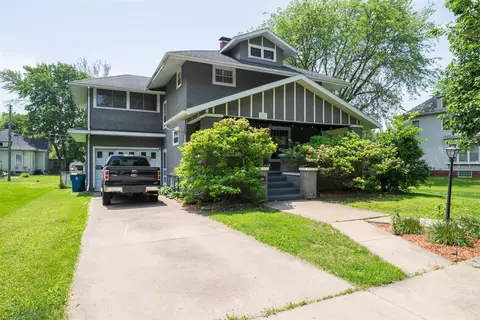 316 E Pierce St, Pontiac, IL 61764