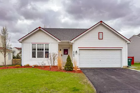 2580 N Stratford Ln, Round Lake Beach, IL 60073