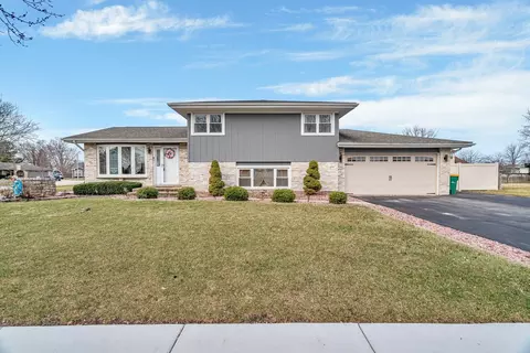 16428 Westwood Dr, Lockport, IL 60441