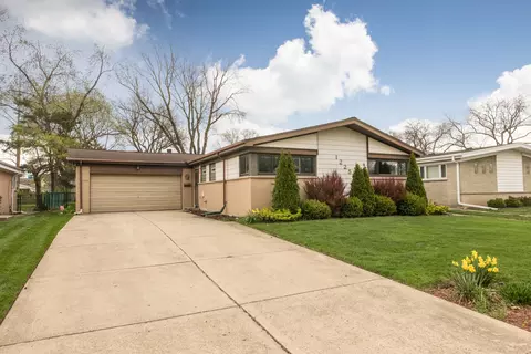 1225 N Hamlin Ave, Park Ridge, IL 60068
