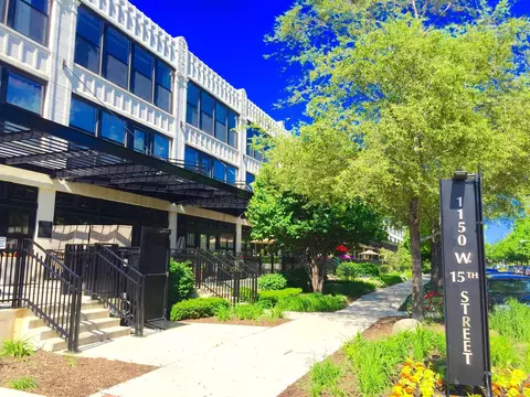 1150 W 15th St #240, Chicago, IL 60608