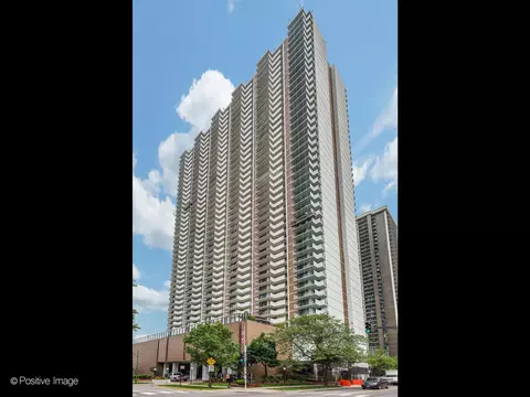 6033 N Sheridan Rd #25K, Chicago, IL 60660