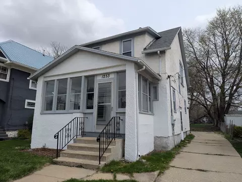 1253 S Walnut Ave, Freeport, IL 61032