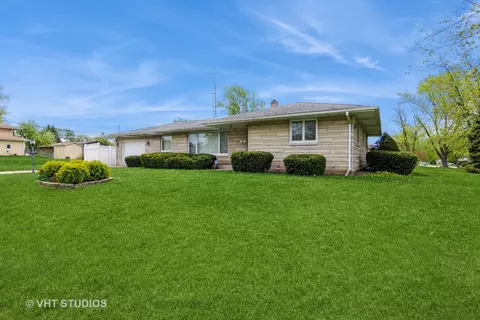 930 Sheila Dr, Joliet, IL 60435