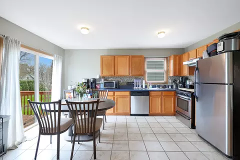 Kitchen - 4215 Sweitzer Rd, Algonquin, IL 60102 photo 1 of 2