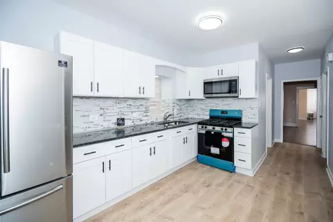 Kitchen - 154 W 74th St, Chicago, IL 60621 photo 5 of 8
