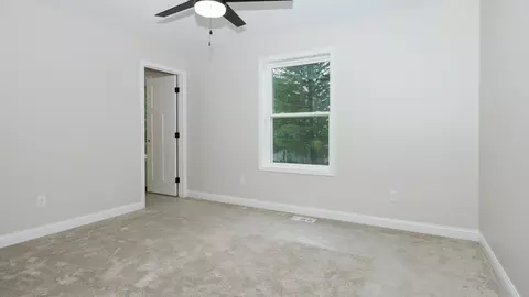 512 E Walnut St, Hudson, IL 61748 photo 35
