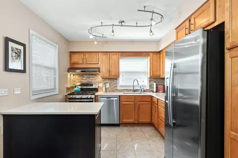 736 Willow Rd, Naperville, IL 60540 photo 8