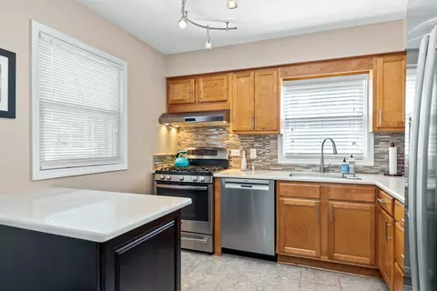 736 Willow Rd, Naperville, IL 60540 photo 9