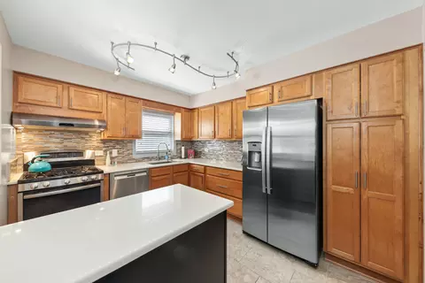 736 Willow Rd, Naperville, IL 60540 photo 6