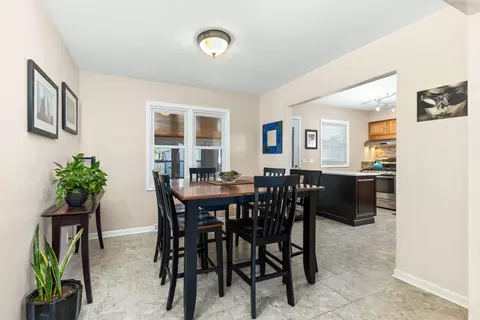 736 Willow Rd, Naperville, IL 60540 photo 11