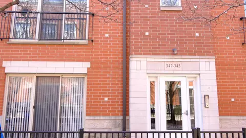 347 E 25th Pl #19-B, Chicago, IL 60616 photo 1