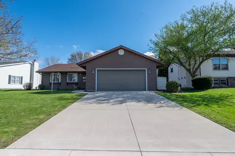 Exterior - 348 Apple St, Dixon, IL 61021 photo 2 of 6