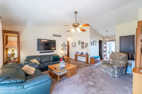 Living - 348 Apple St, Dixon, IL 61021 photo 2 of 3