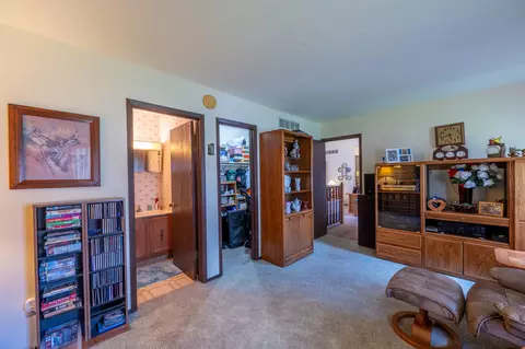 Entry Way - 348 Apple St, Dixon, IL 61021 photo 1 of 1