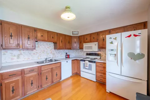Kitchen - 348 Apple St, Dixon, IL 61021 photo 2 of 2