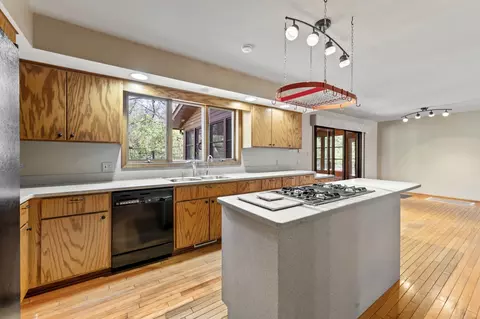 Kitchen - 705 Briar Ln, Morris, IL 60450 photo 4 of 6