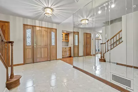 Entry Way - 705 Briar Ln, Morris, IL 60450 photo 1 of 2