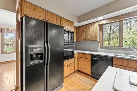 Kitchen - 705 Briar Ln, Morris, IL 60450 photo 5 of 6