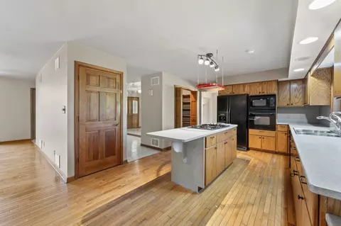 Kitchen - 705 Briar Ln, Morris, IL 60450 photo 2 of 6