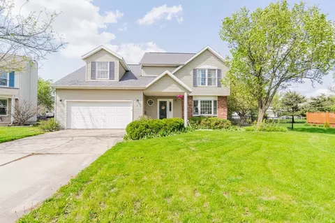 6 Weathervane Ct, Bloomington, IL 61704