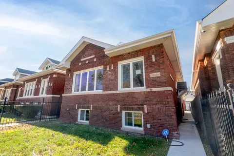 7624 S Paxton Ave, Chicago, IL 60649