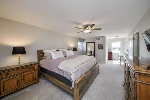 2054 Dorset Dr, Wheaton, IL 60189 photo 14
