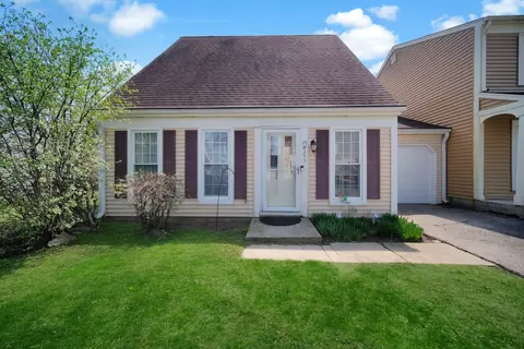 29 W395 Greenbriar Ln, Warrenville, IL 60555