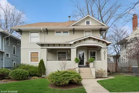 851 S Kenilworth Ave, Oak Park, IL 60304
