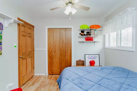 1685 Kent Rd, Hoffman Estates, IL 60169 photo 17
