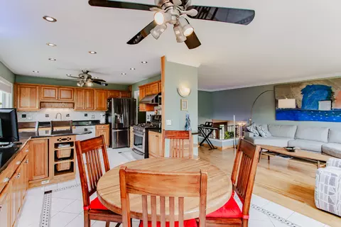 1685 Kent Rd, Hoffman Estates, IL 60169 photo 7
