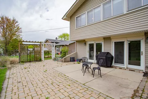 1685 Kent Rd, Hoffman Estates, IL 60169 photo 27