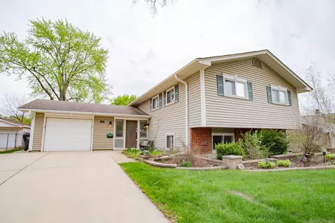 1685 Kent Rd, Hoffman Estates, IL 60169
