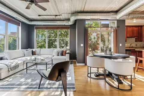 Living - 1228 W Monroe St #301, Chicago, IL 60607 photo 5 of 5