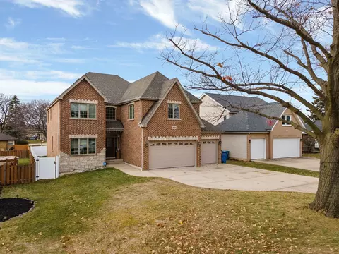 608 N Kenilworth Ave, Elmhurst, IL 60126