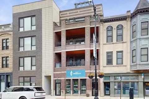 3058 N Lincoln Ave #2, Chicago, IL 60657
