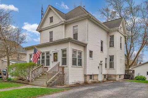 303 W Henry St, Odell, IL 60460