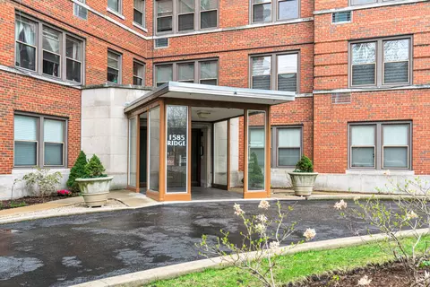 1585 Ridge Ave #601, Evanston, IL 60201