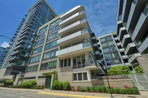 660 W Wayman St #201B, Chicago, IL 60661