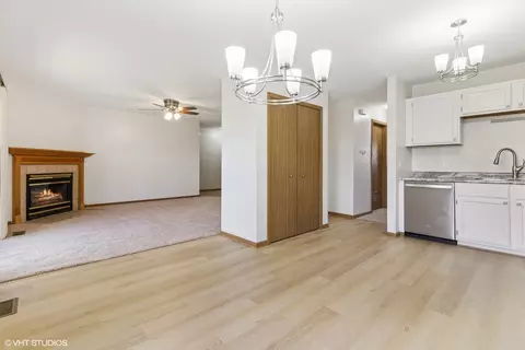 Living - 2360 South St #E, Elgin, IL 60123 photo 5 of 5