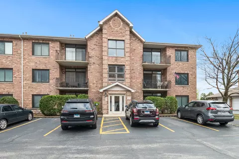 5105 Deblin Ln #2D, Oak Lawn, IL 60453