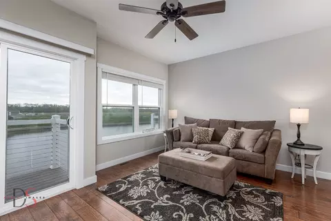 Living - 41 Waterside Way #E, Ottawa, IL 61350 photo 1 of 1
