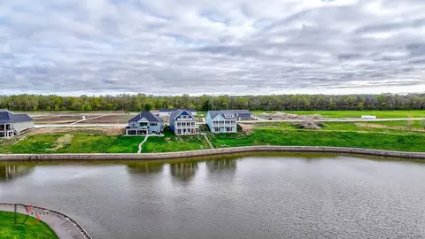View/Area - 41 Waterside Way #E, Ottawa, IL 61350 photo 3 of 6